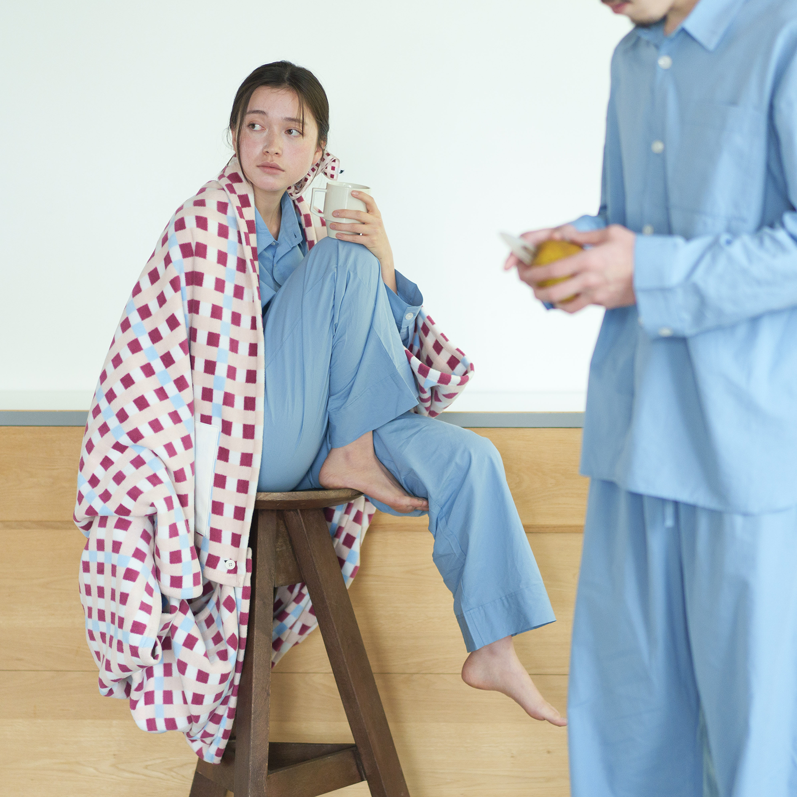 コットンブランケット:格子 エンジ|川上恵莉子デザインの格子柄・日本製のコットンブランケット(140×200cm)